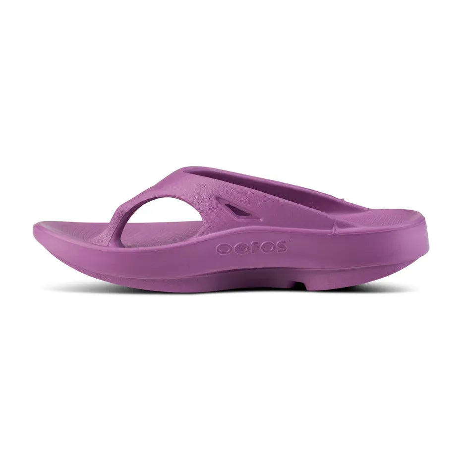OOFOS Unisex OOriginal Sandal in Plum Unisex Footwear