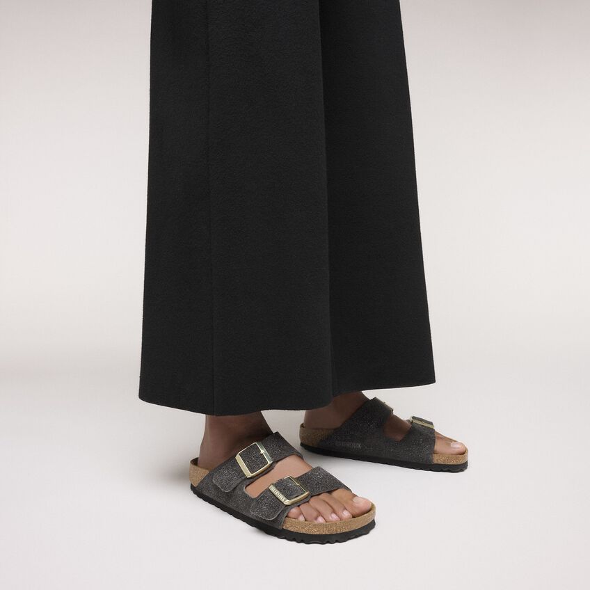 #color_shimmering-black-suede