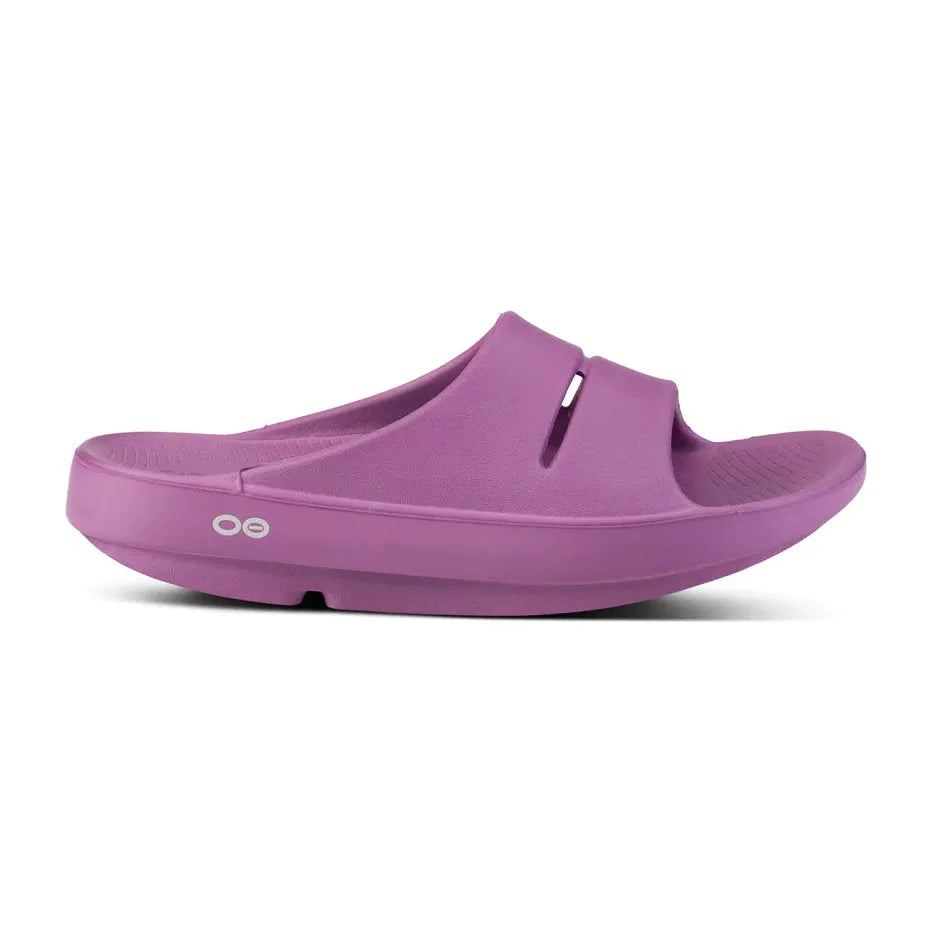 OOFOS Unisex OOahh Slide Sandal in Plum Unisex Footwear