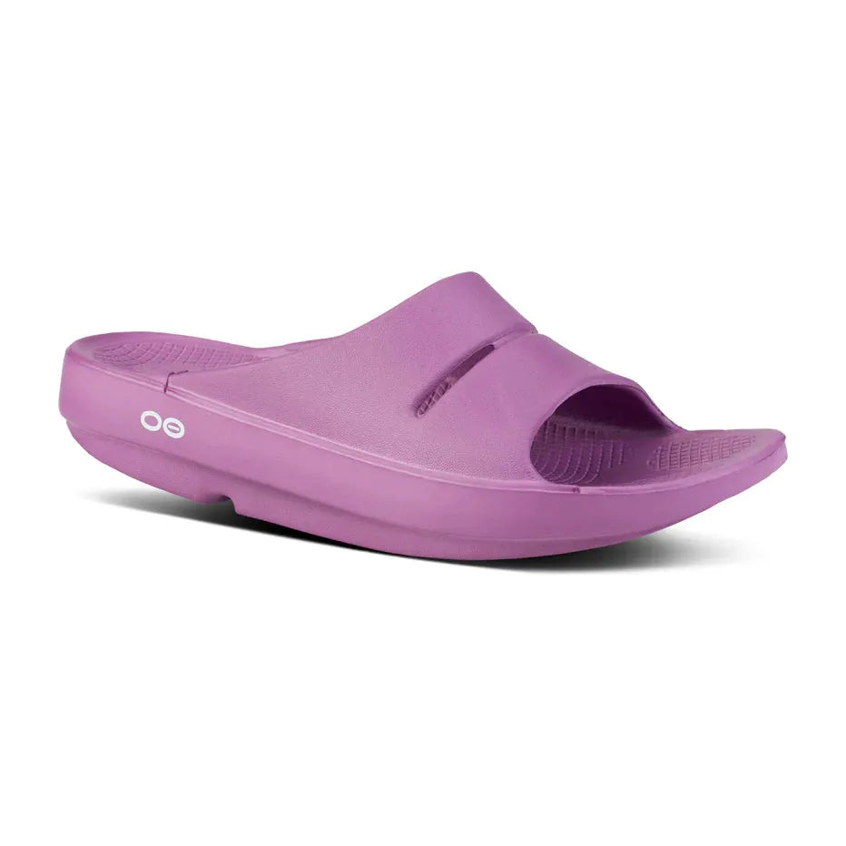 OOFOS Unisex OOahh Slide Sandal in Plum Unisex Footwear
