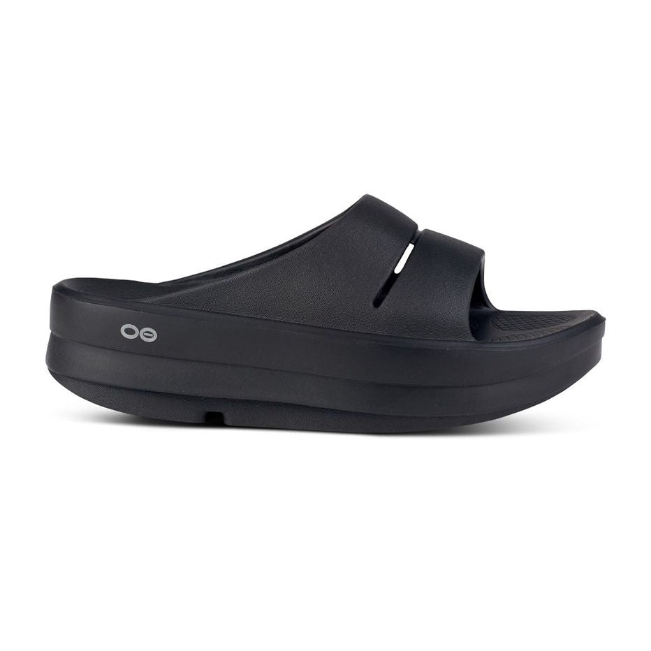 OOFOS Women's OOmega OOahh Sandal in Black