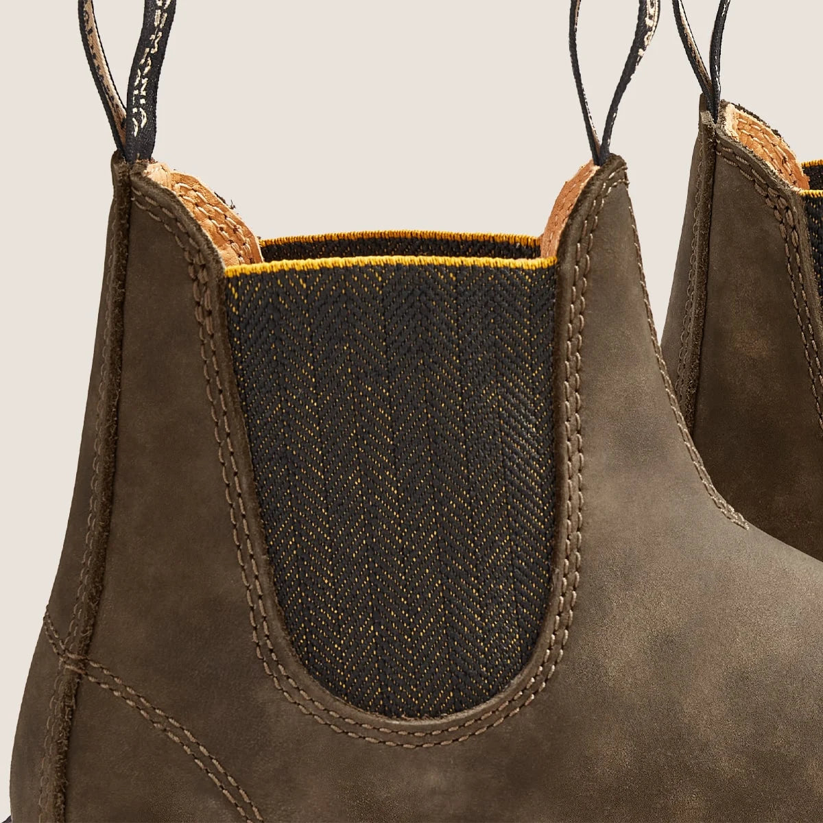 Blundstone Classics Chelsea Boots 1944 in Rustic Brown Mustard Black Women's Boots
