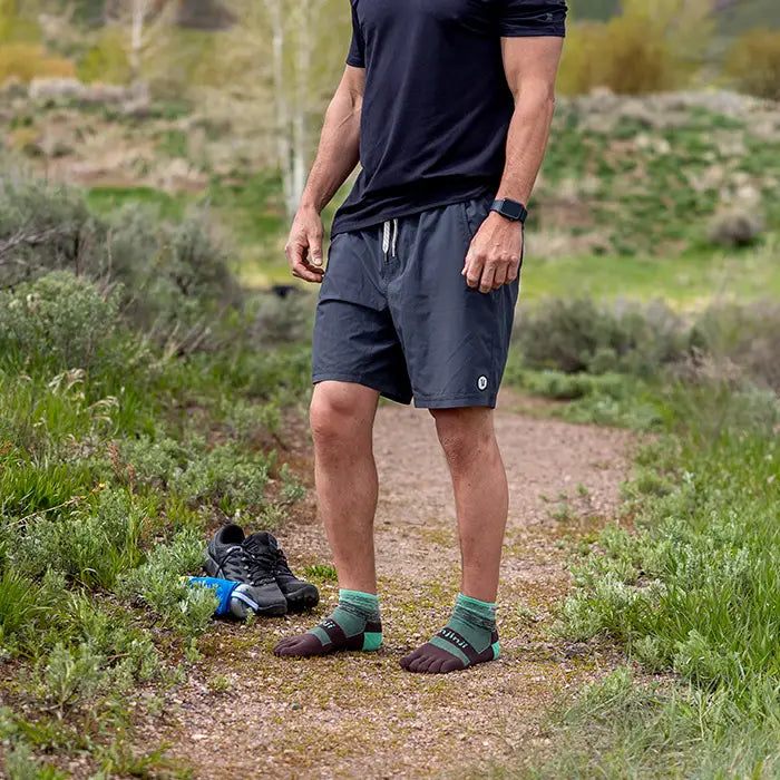 Injinji Men's Trail Midweight Mini-Crew in Mint