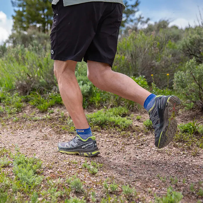 Injinji Men's Trail Midweight Mini-Crew in Neptune
