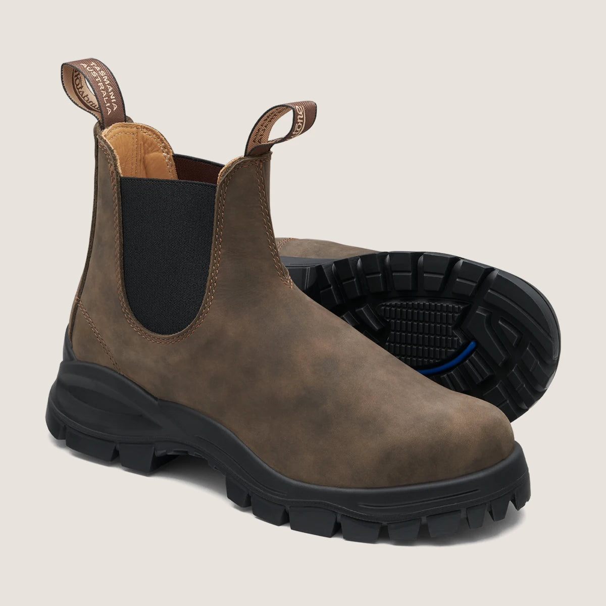 Blundstone Women's Lug 2239 Chelsea Boots in Rustic Brown Women's Boots