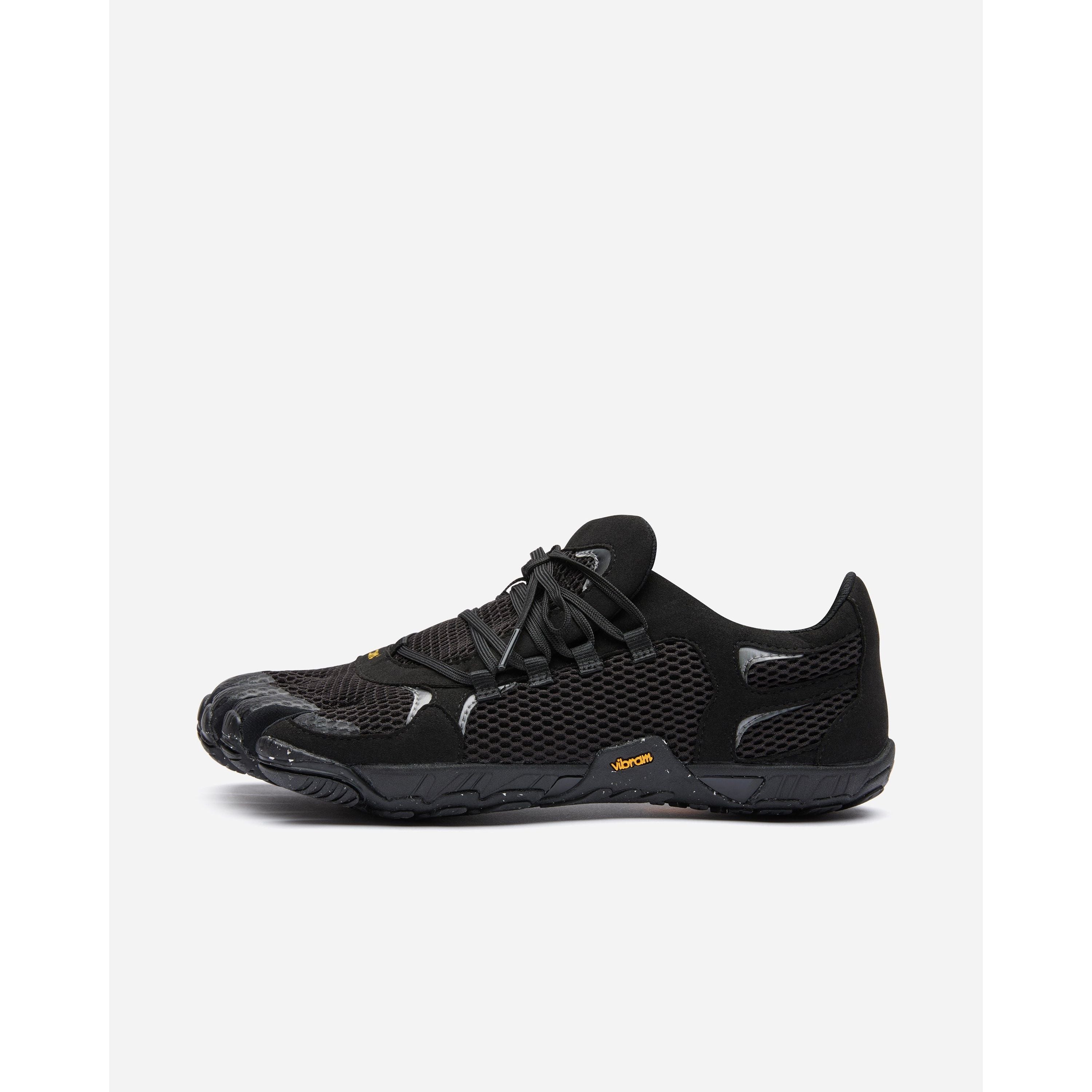 #color_black-reflective