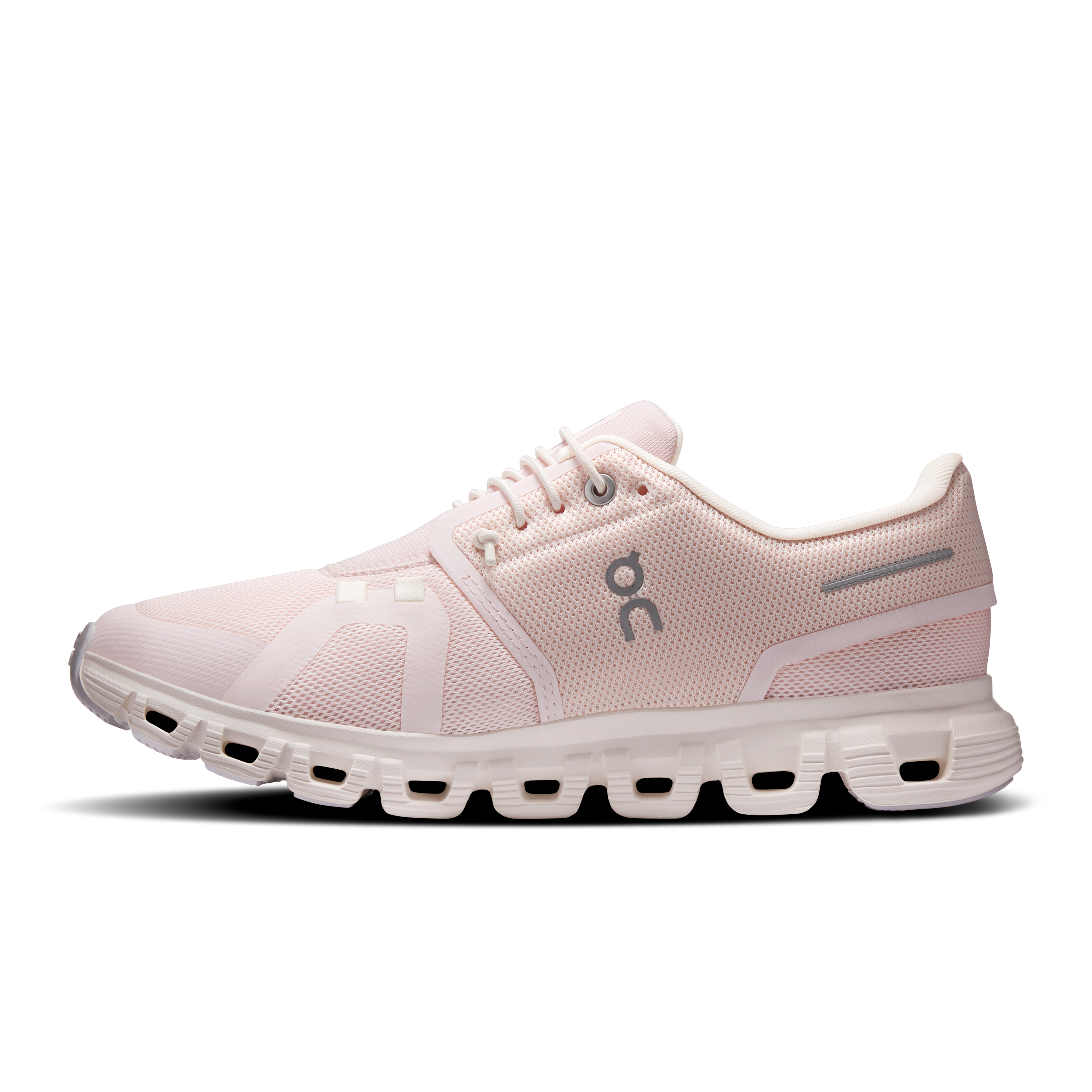 On Running Women's Cloud 6 in Salt/Gardenia
