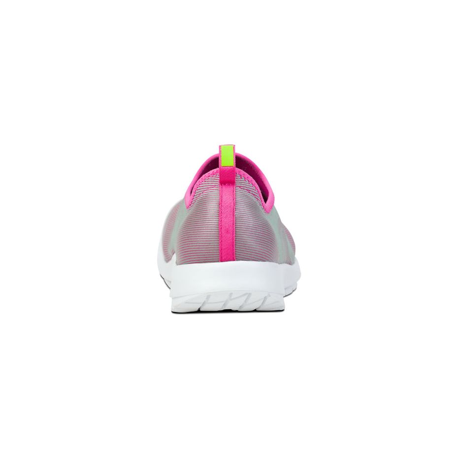 OOFOS Women's OOmg Sport Low Shoe in White/Fuschia Women's Footwear