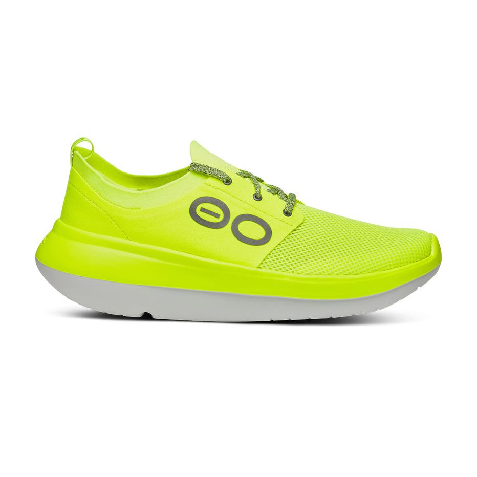 OOFOS Men's OOMY Stride Shoe in Electro