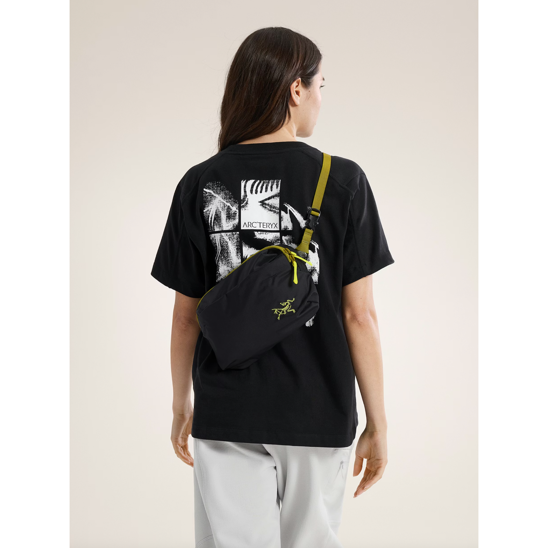 Arc'teryx Heliad Crossbody Bag in Black/Olive Moss