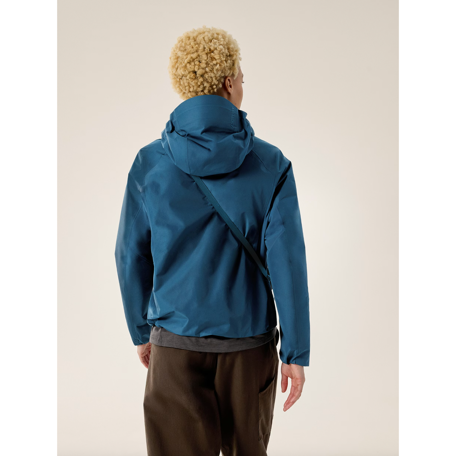 Arc'teryx Heliad Crossbody Bag in Lodestar