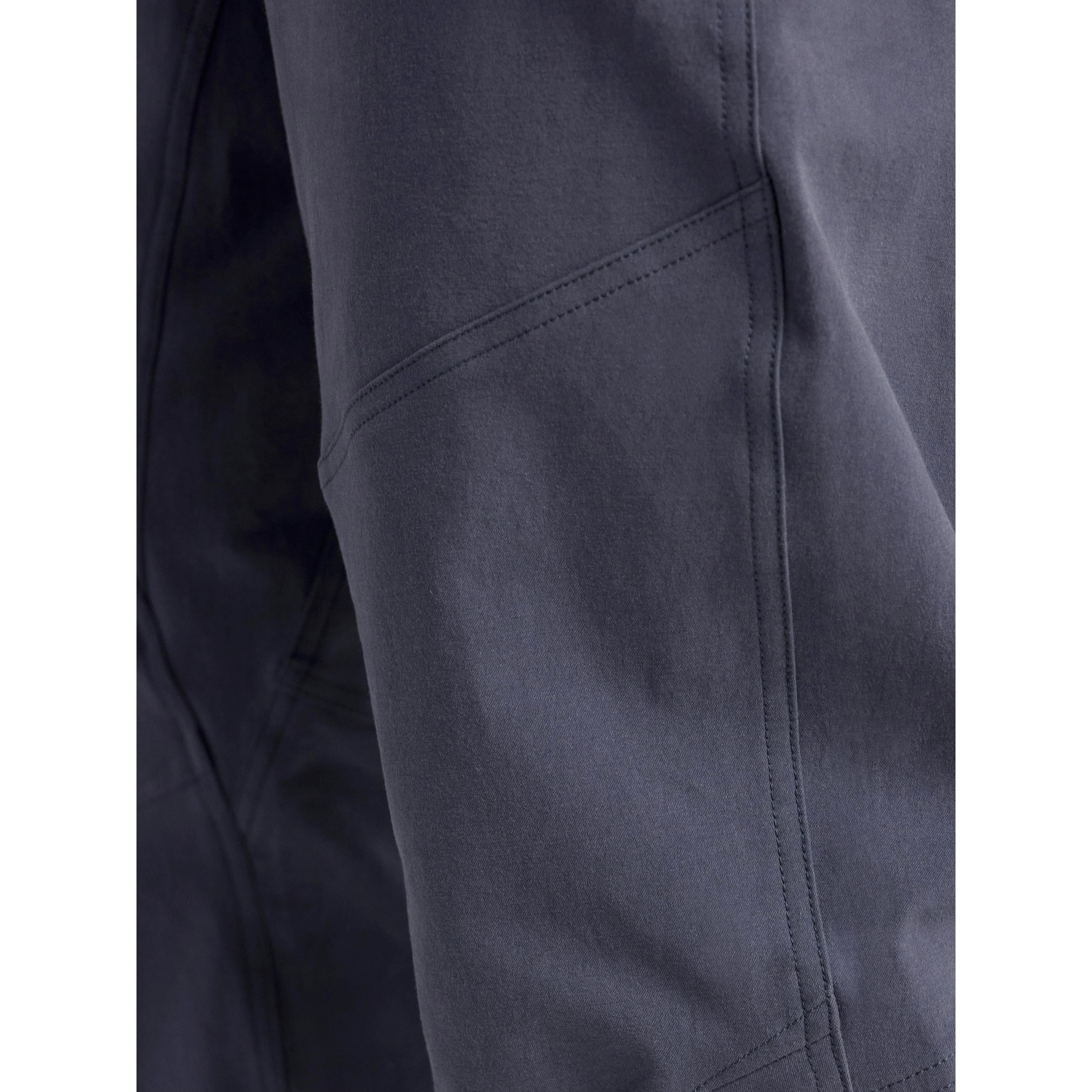 #color_dk-stratus