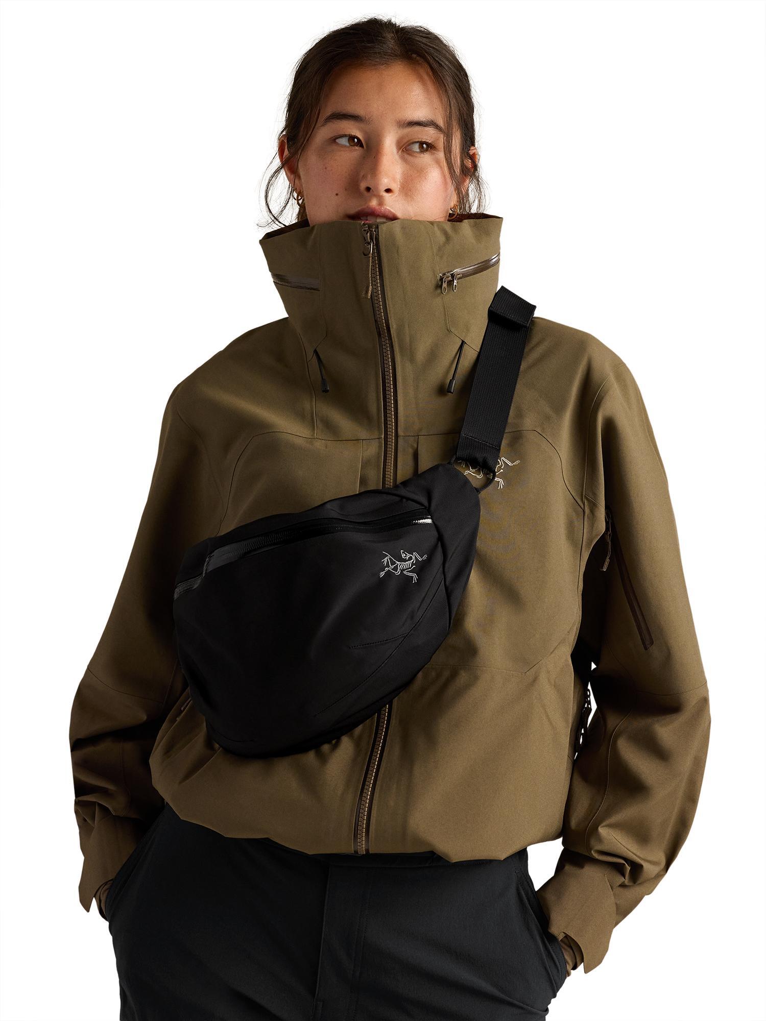 ARC'TERYX Axios 4 Crossbody ブラック Arc'teryx Axios 4 Crossbody Bag