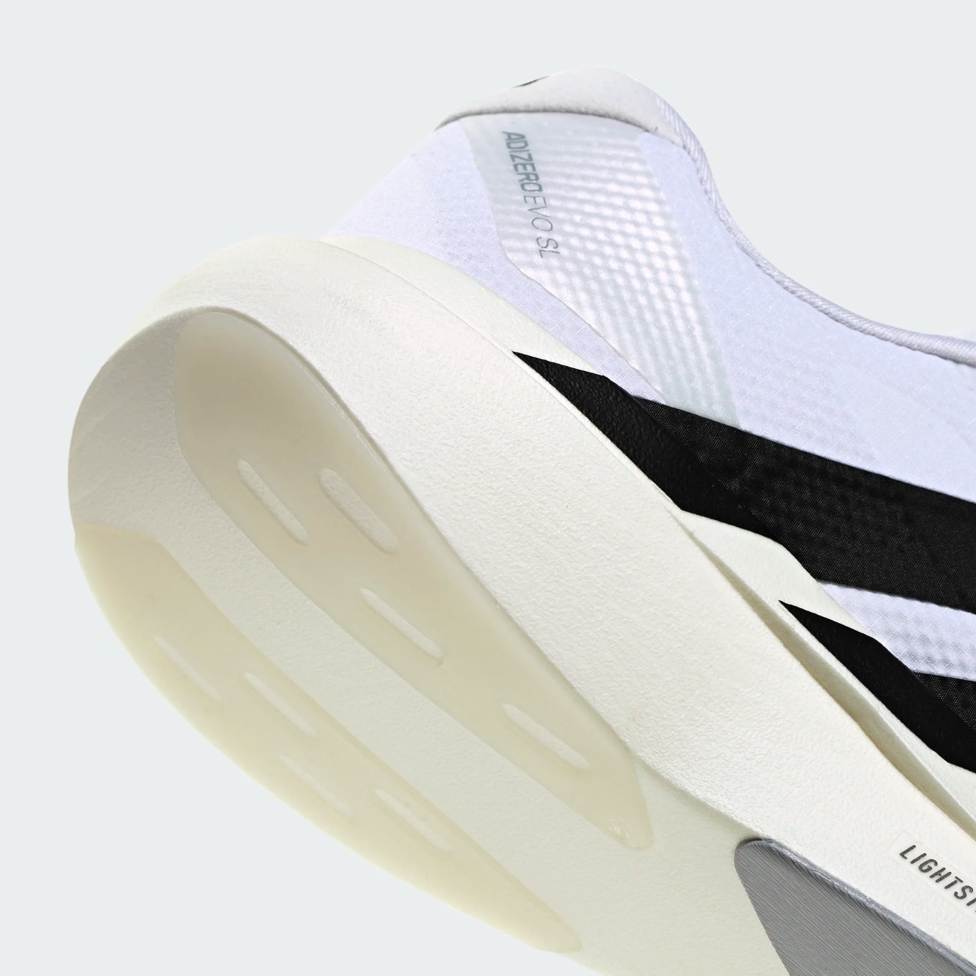 #color_cloud-white-core-black-dash-grey