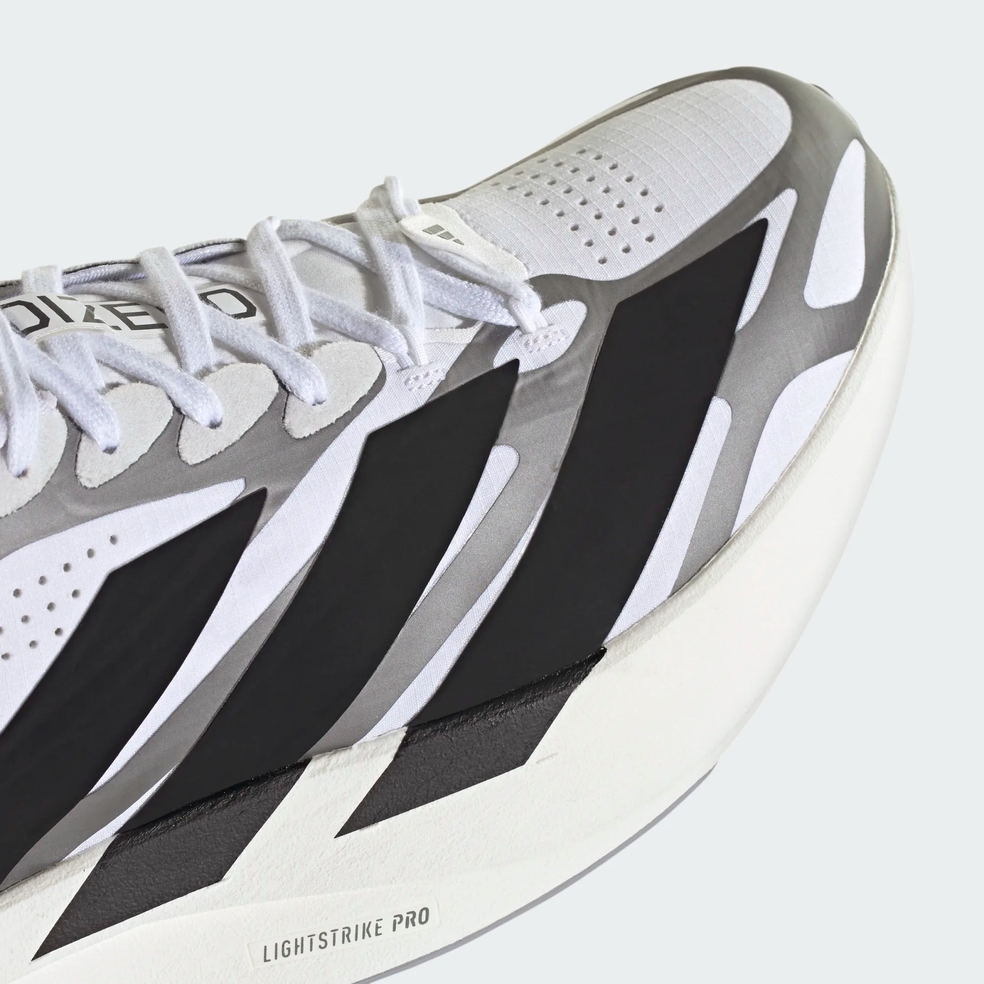 #color_cloud-white-core-black-iron-metallic