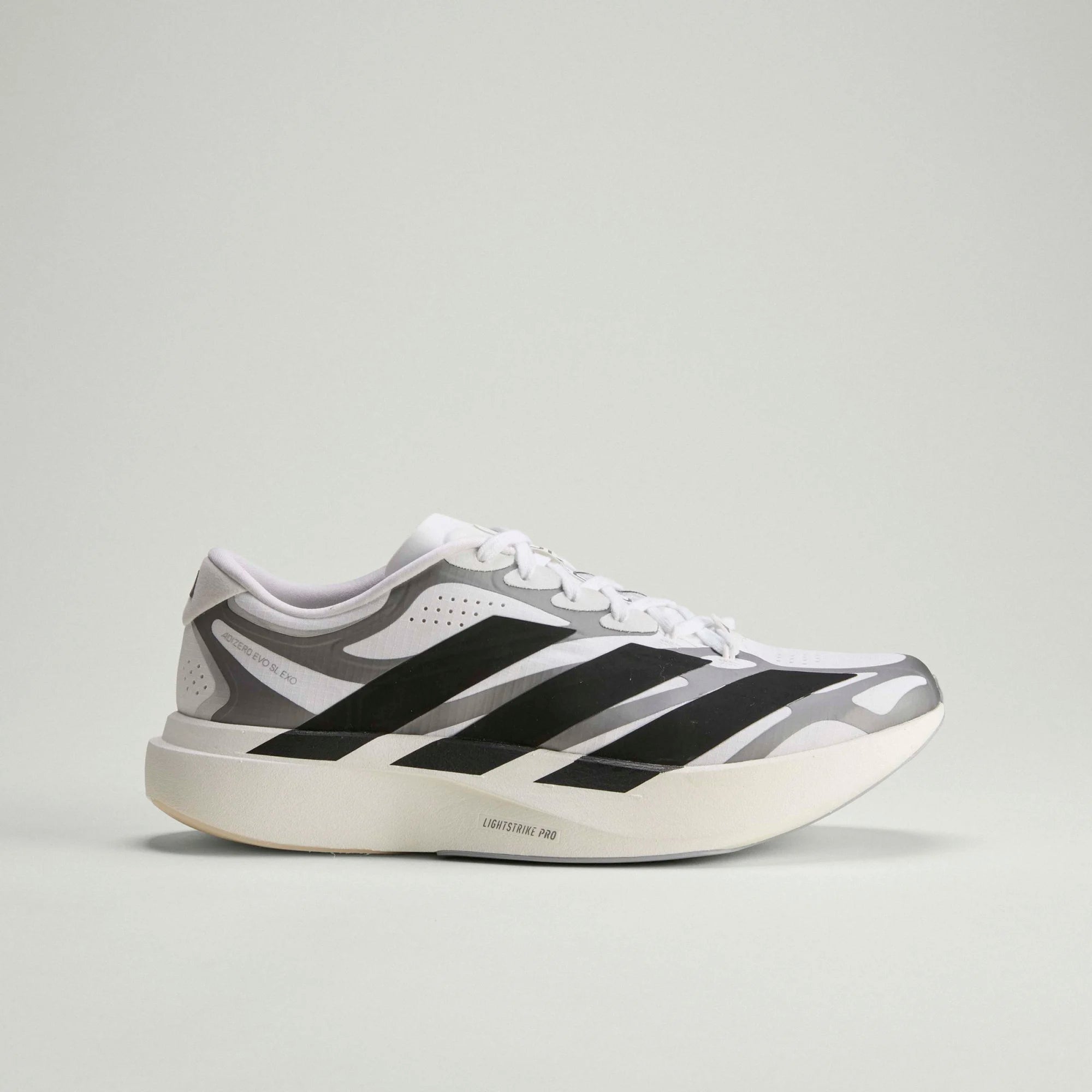 #color_cloud-white-core-black-iron-metallic
