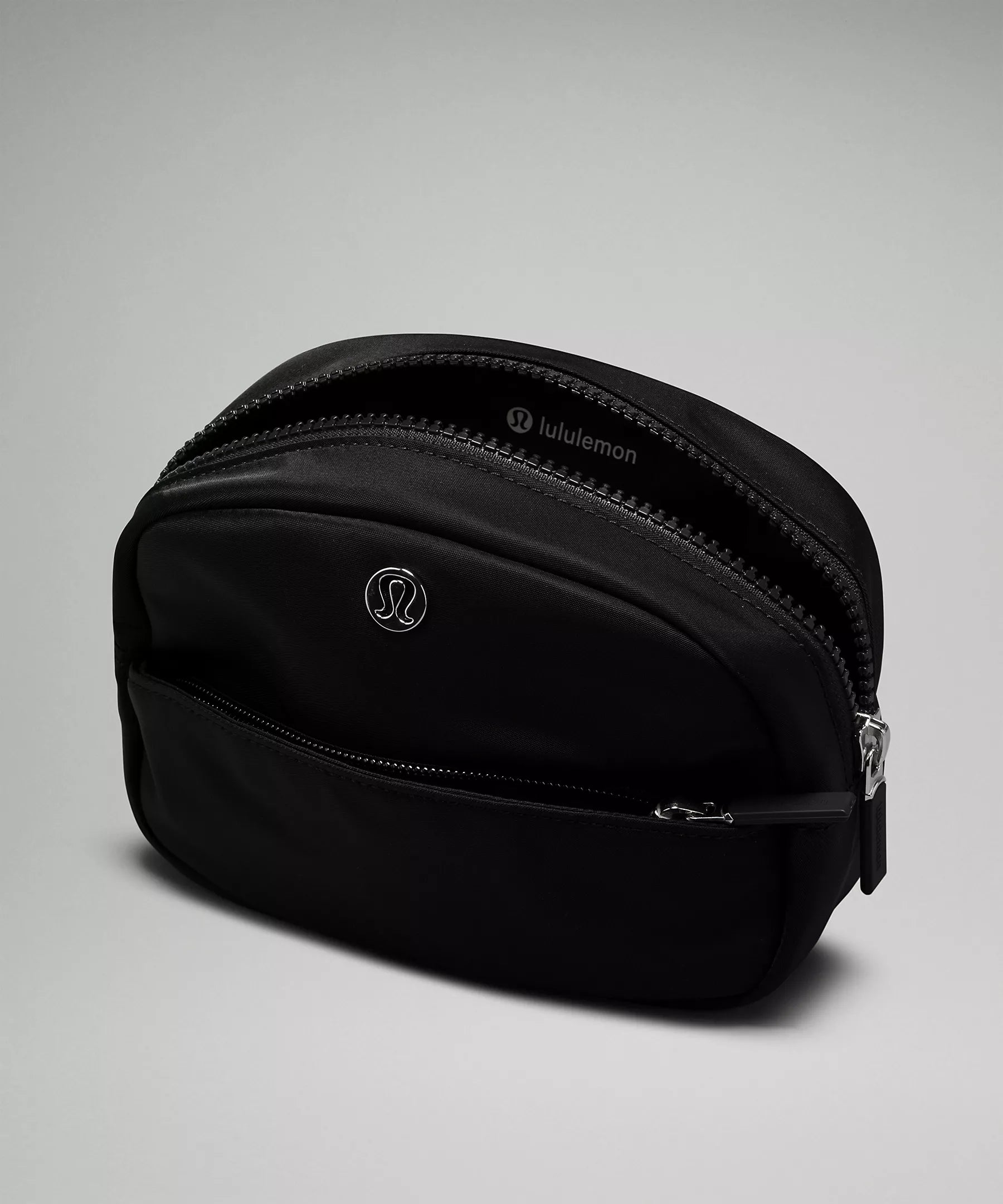 Lululemon City Essentials Pouch Mini 2L | Black/Silver