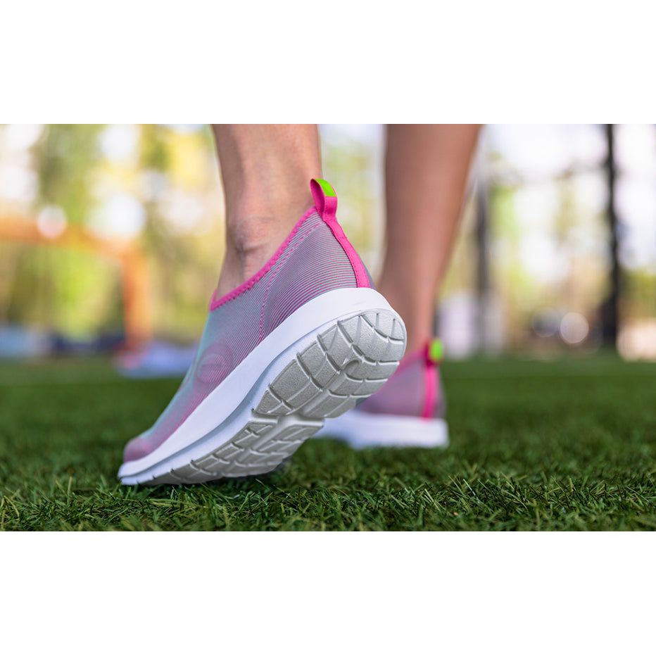 OOFOS Women's OOmg Sport Low Shoe in White/Fuschia Women's Footwear