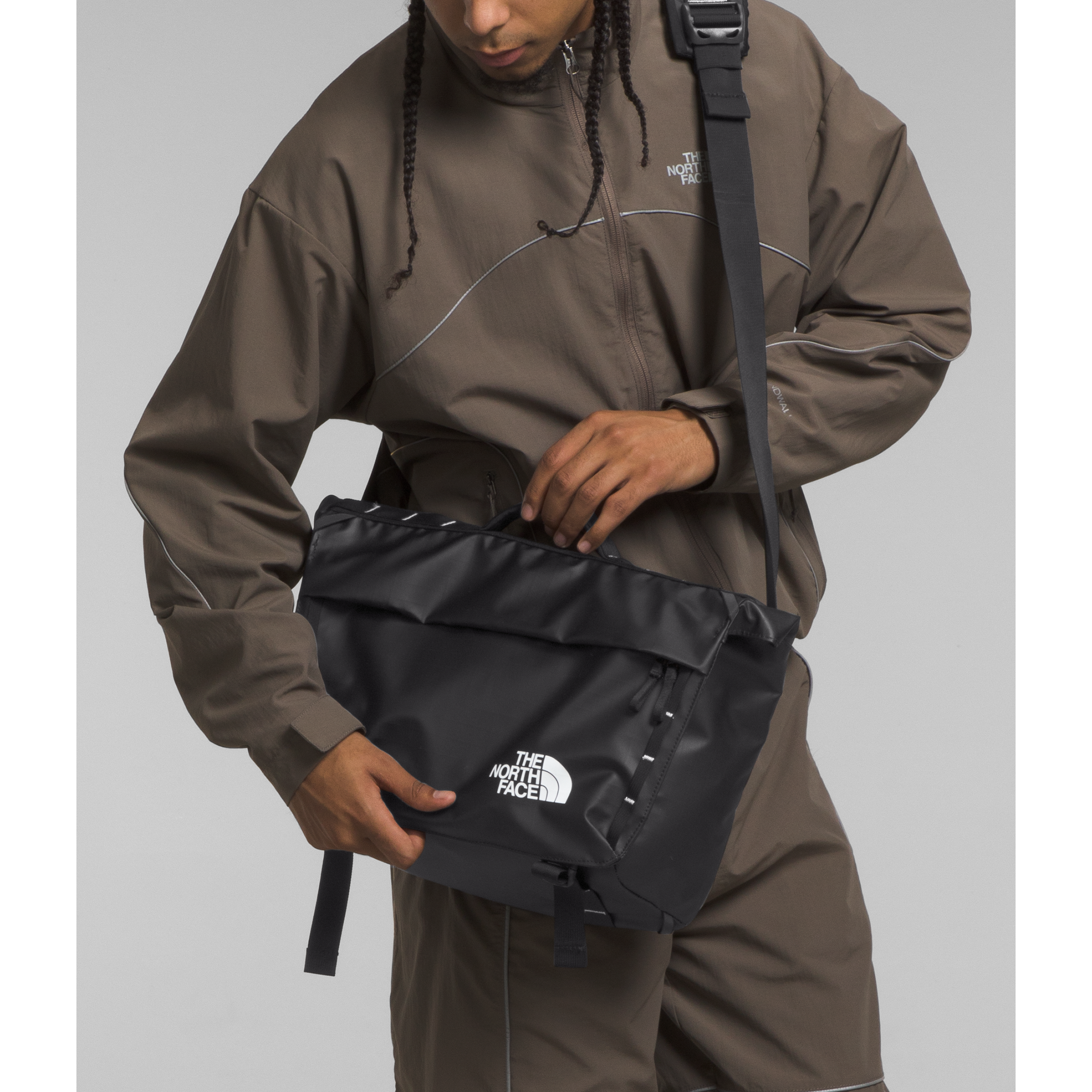 The North Face Base Camp Voyager Messenger Bag in Black White Accessories