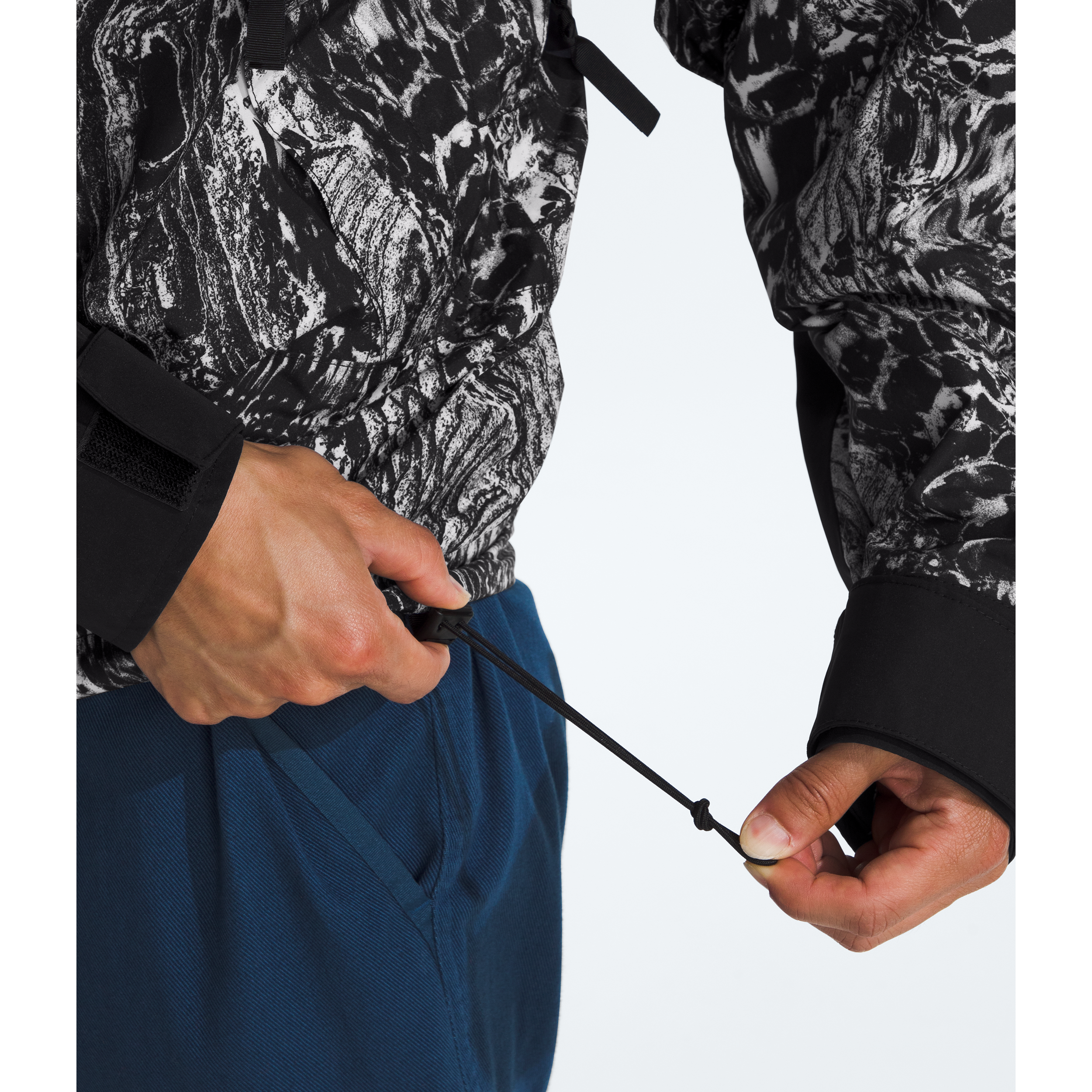 #color_tnf-black-wood