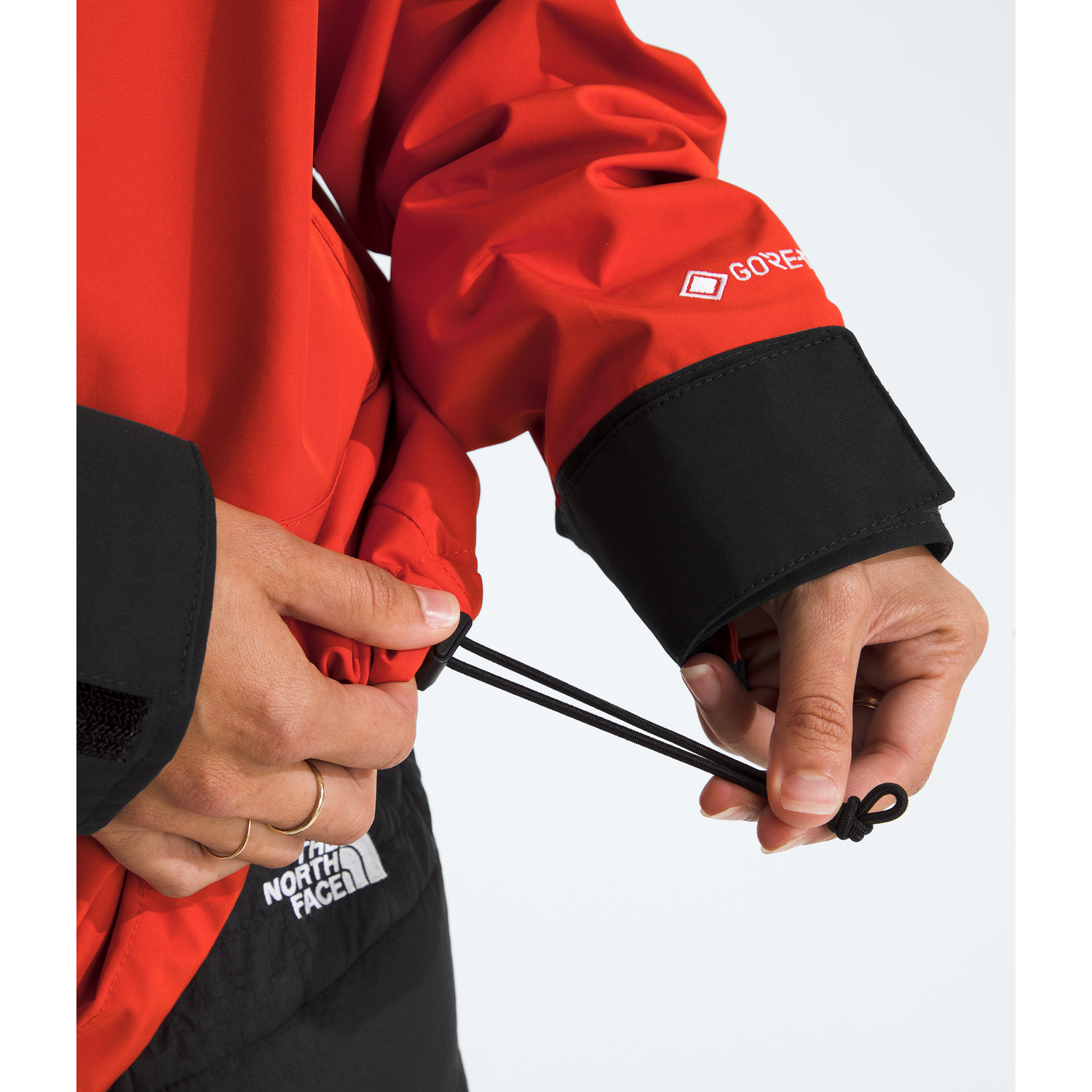 #color_lava-red-tnf-black