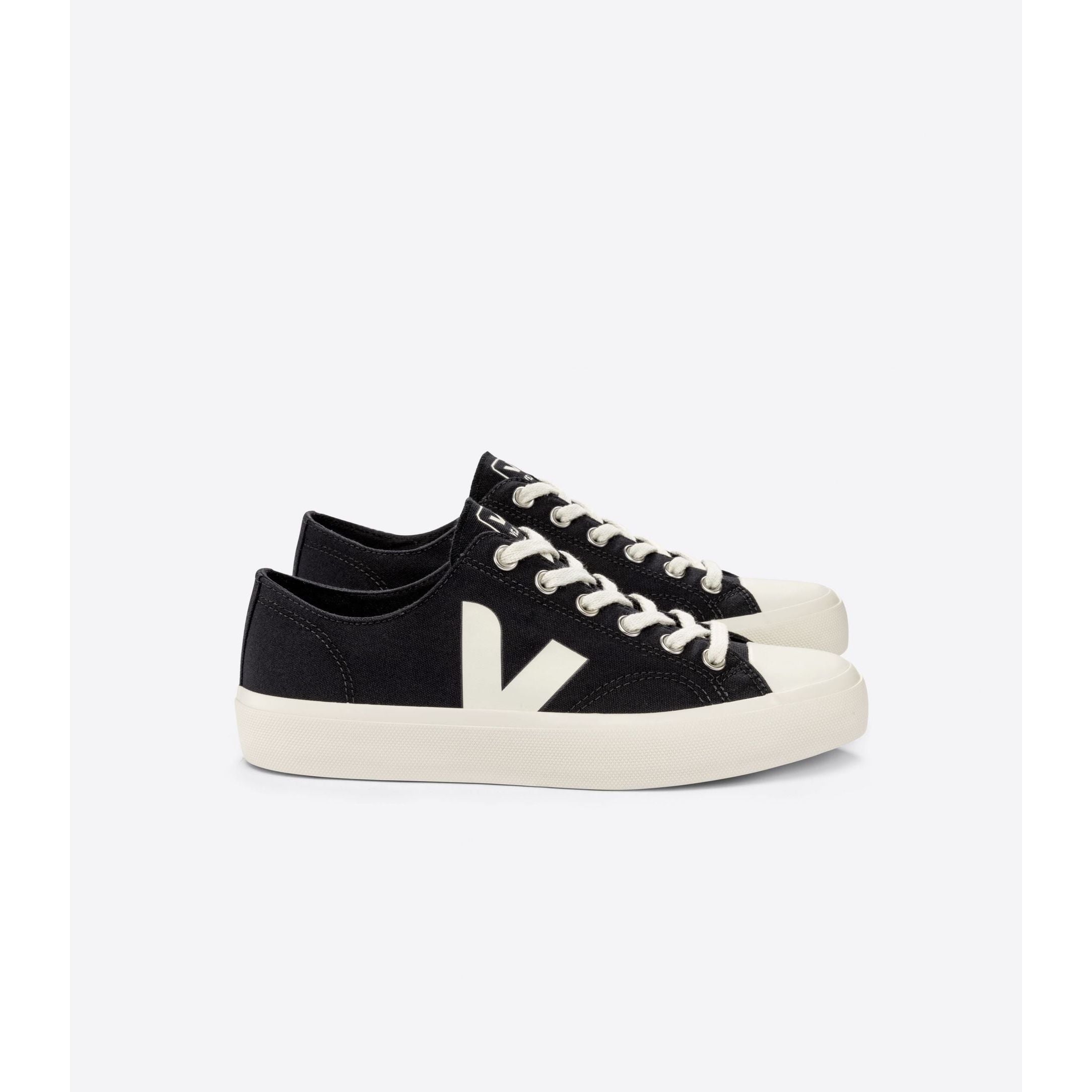 Veja Women's Wata II Low Canvas in Black Pierre Shoes