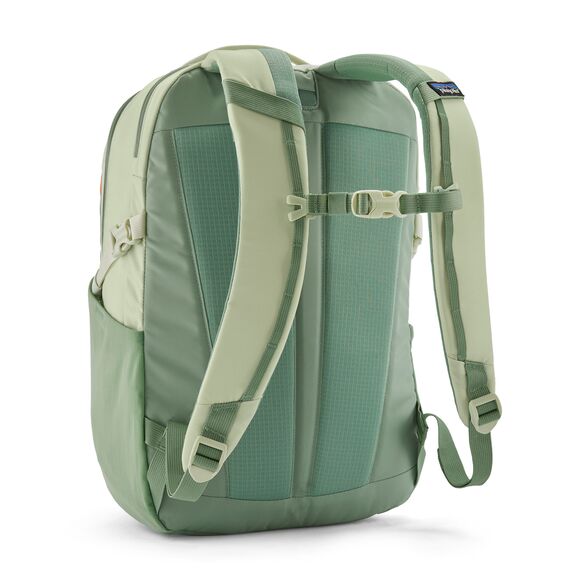 Patagonia Refugio Daypack 26L in Lichen Green