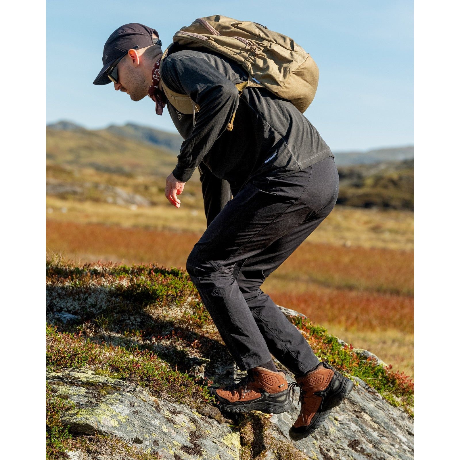 Keen Men's Targhee IV Waterproof Hiking Boot in Bison Black Shoes