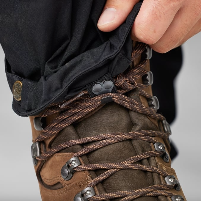Fjallraven Men's Vidda Pro Ventilated Trousers in Dark Olive Men's Apparel