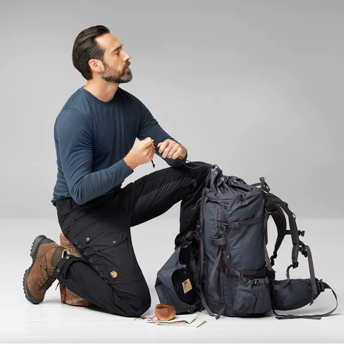 Fjallraven Men's Vidda Pro Ventilated Trousers in Dark Olive Men's Apparel