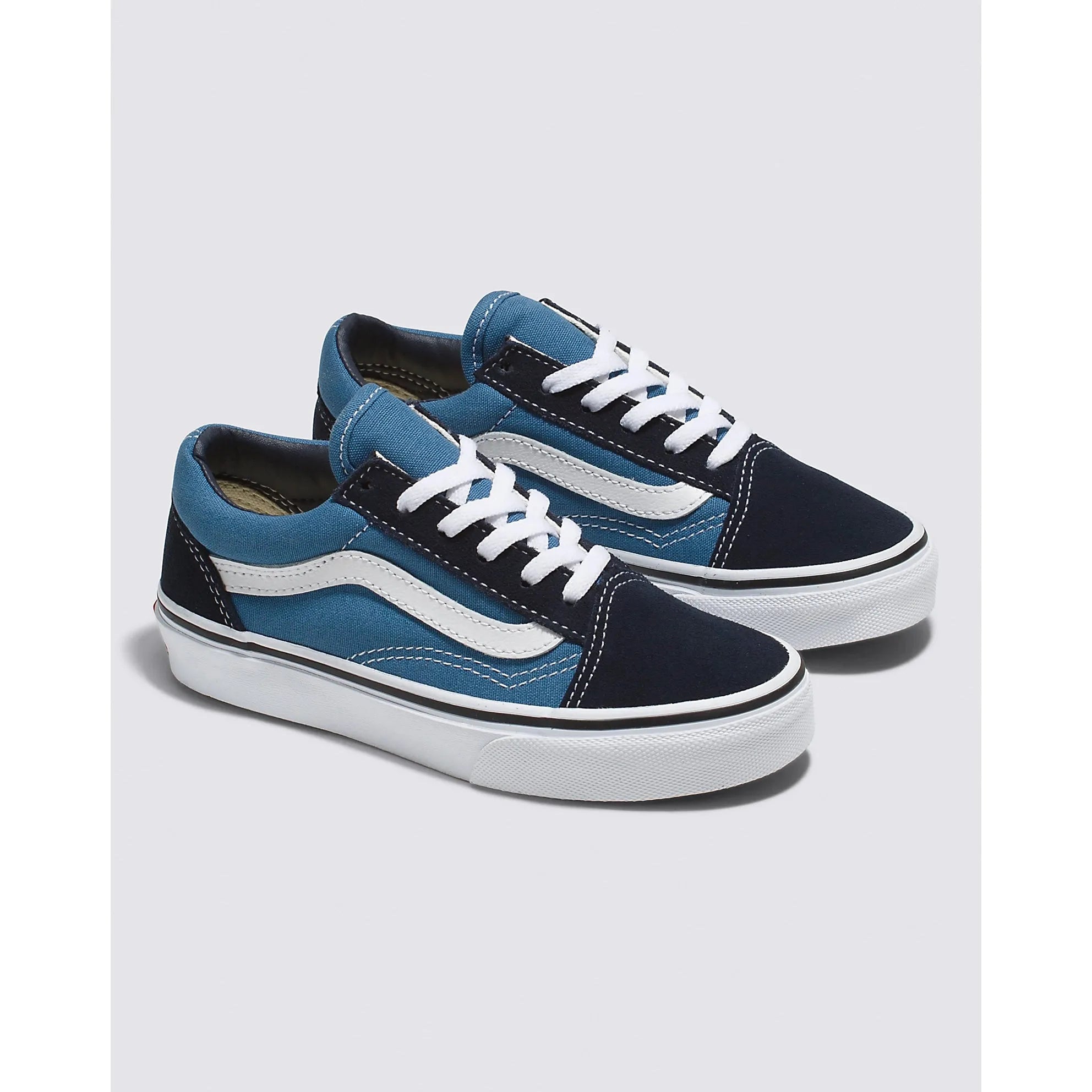 #color_navy-blue-true-white