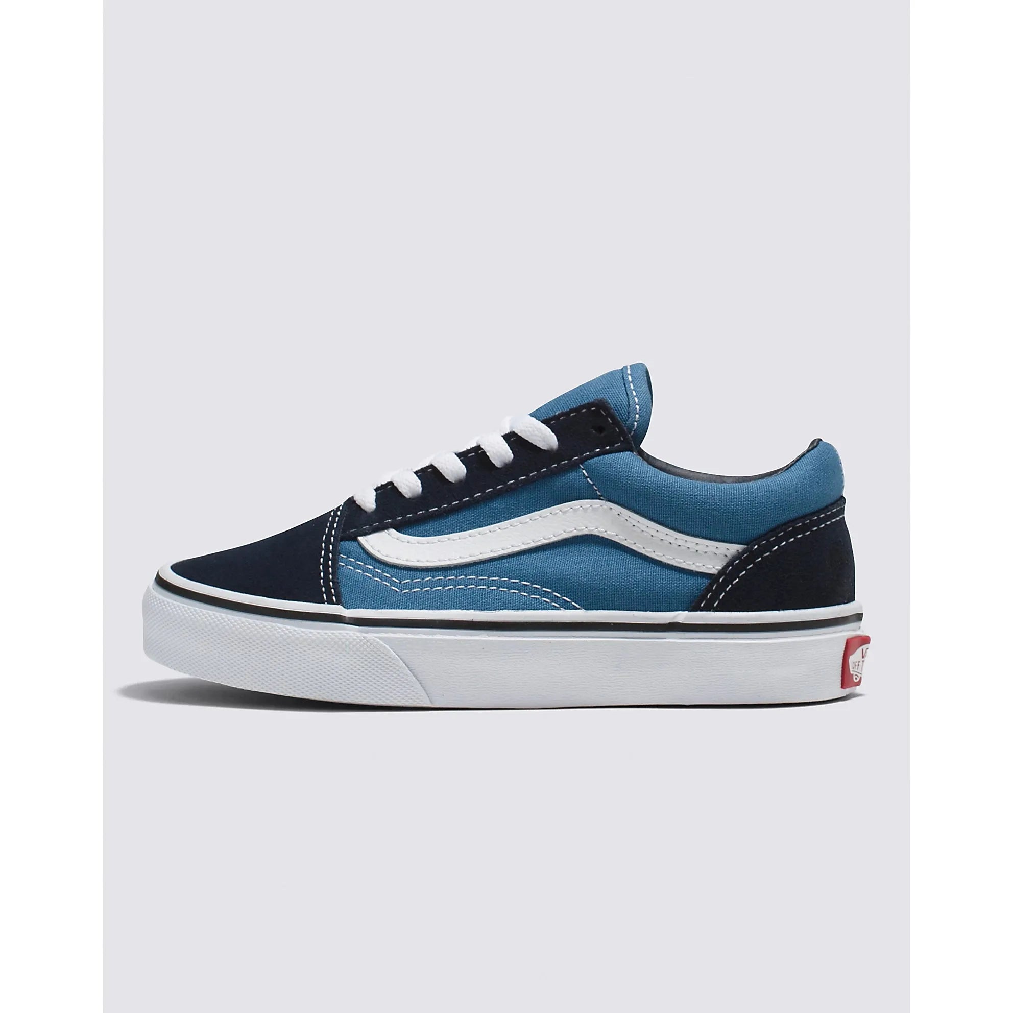 #color_navy-blue-true-white