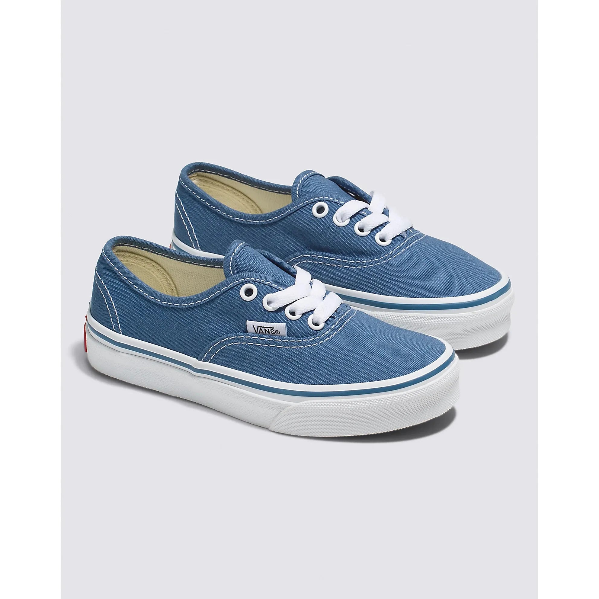#color_navy-blue-true-white