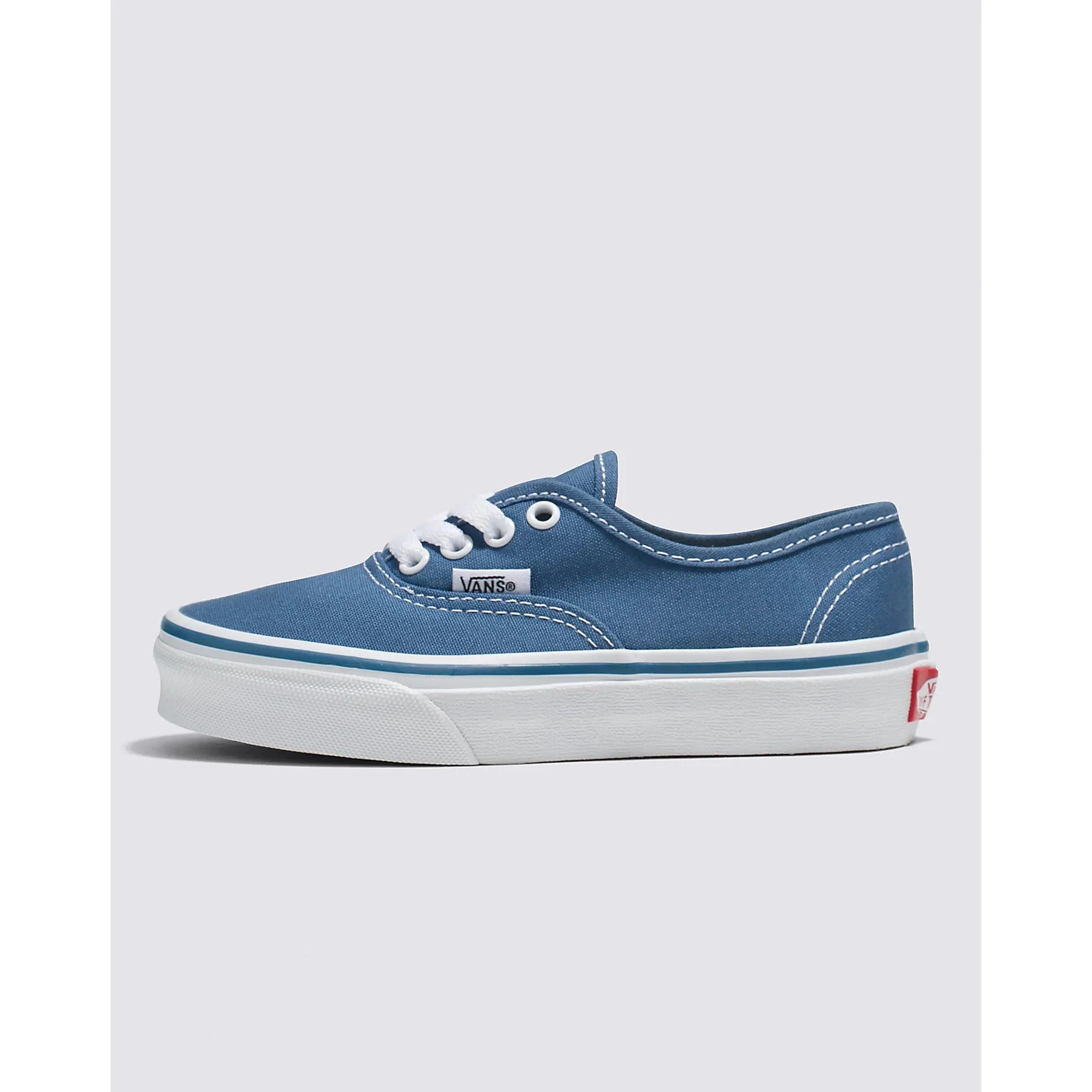 #color_navy-blue-true-white