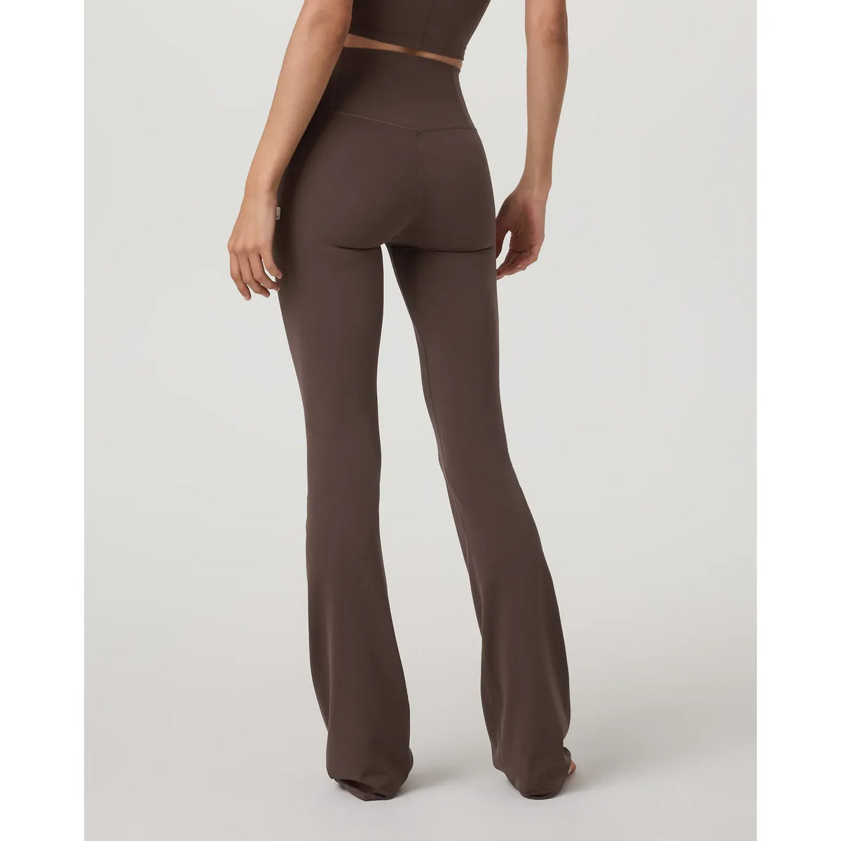 Vuori Women's AllTheFeels™ Slim Flare in Java
