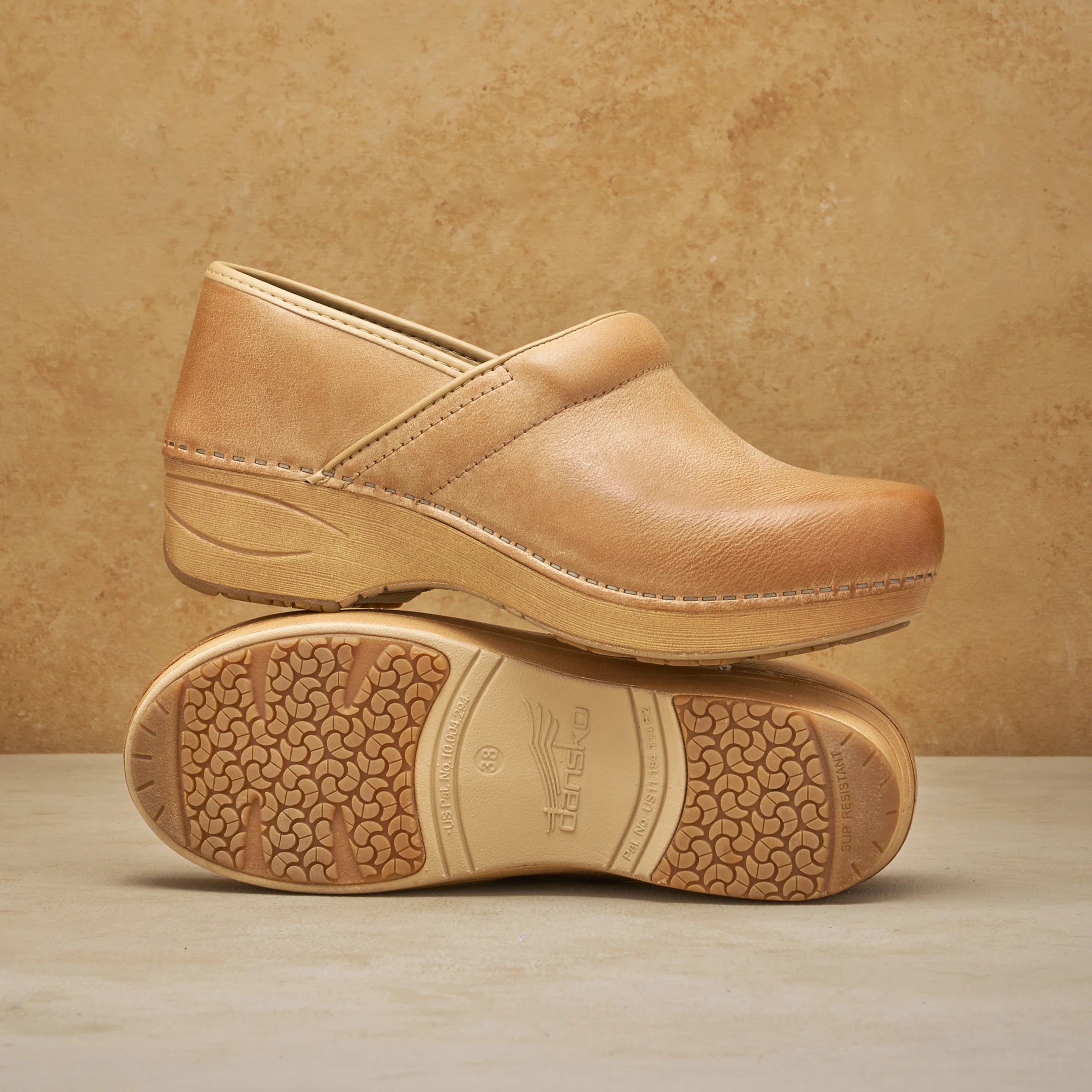 #color_honey-distressed-clog
