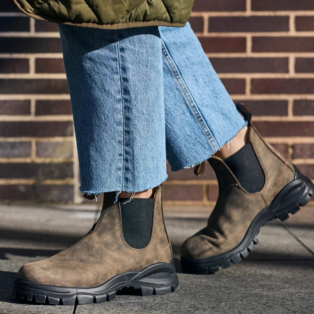 Blundstone Women's Lug 2239 Chelsea Boots in Rustic Brown Women's Boots