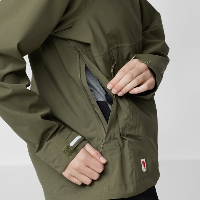 Fjallraven Women's HC Hydratic Trail Jacket in Laurel Green Women's Apparel