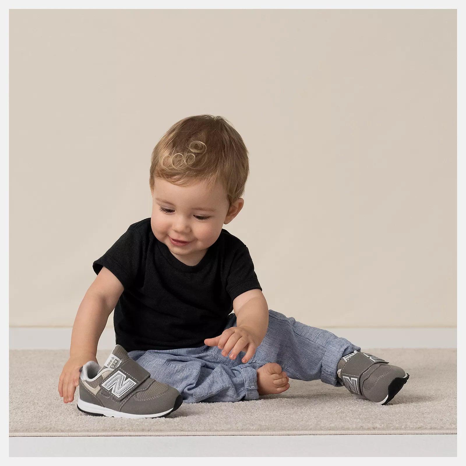 New Balance Kids' 574 NEW-B Hook & Loop in Rain Cloud with Silver Metallic Kid's Footwear