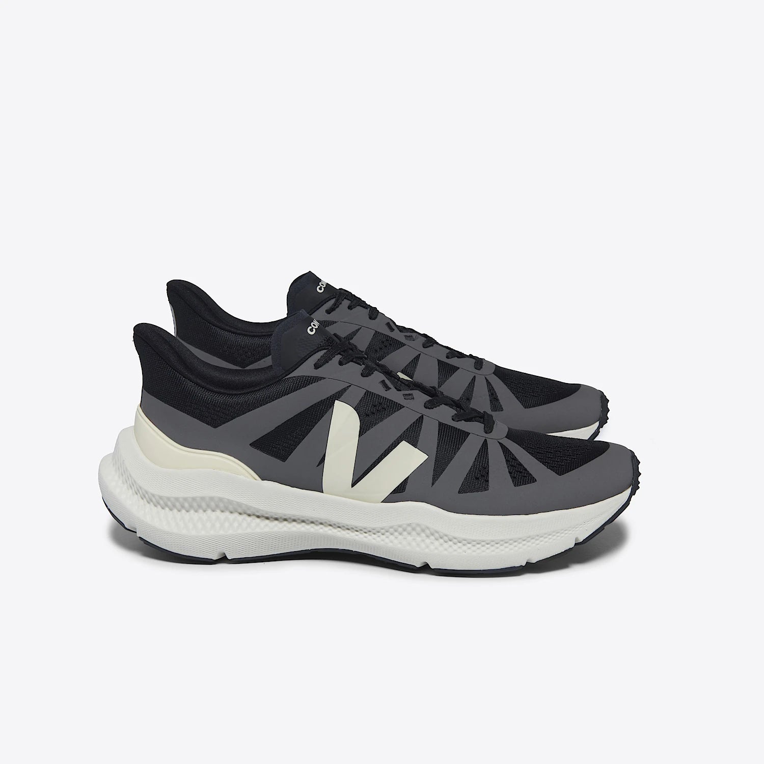 Veja Women's Condor 3 Engineered Mesh in Black Calcaire