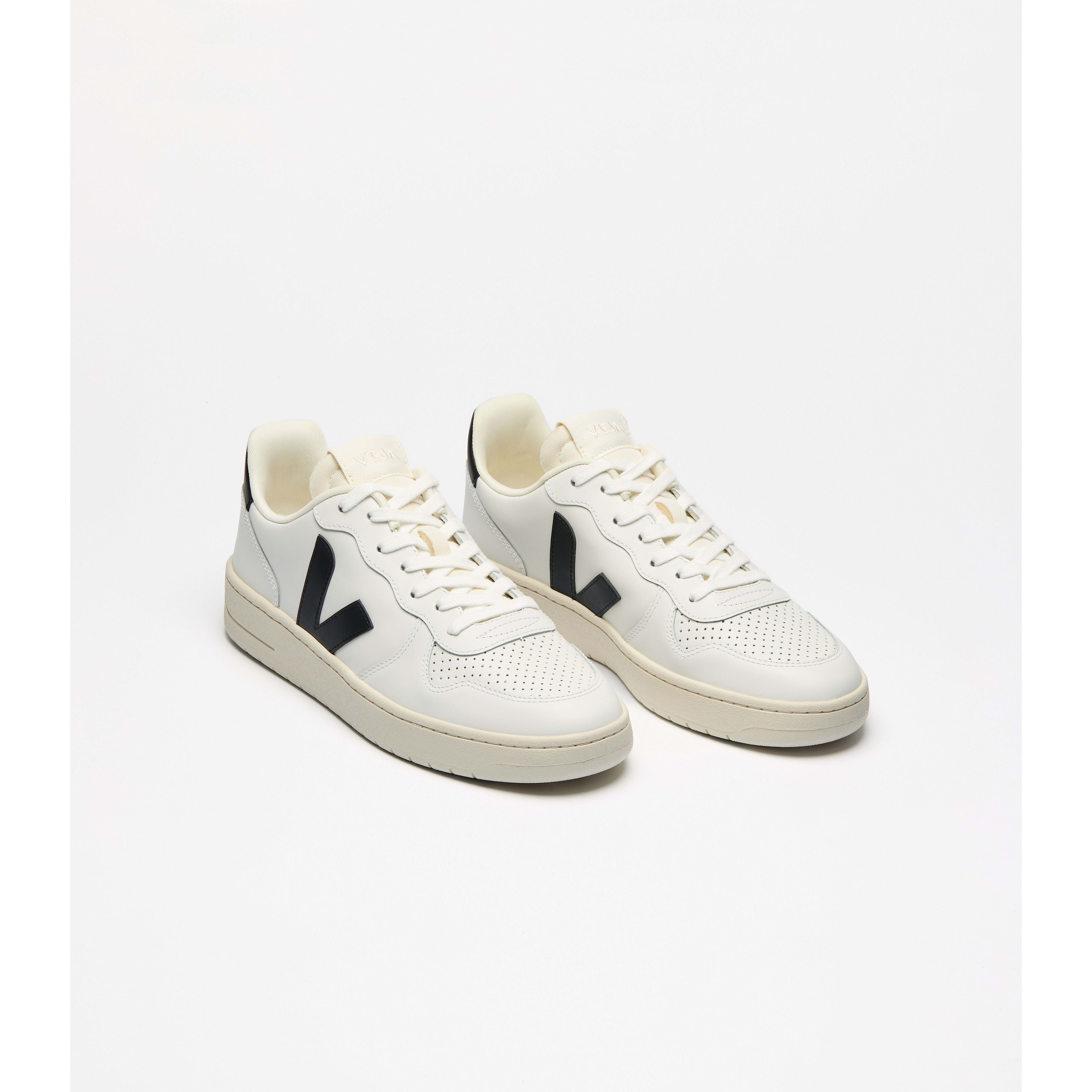 Veja Women's V-10 CWL in White Black