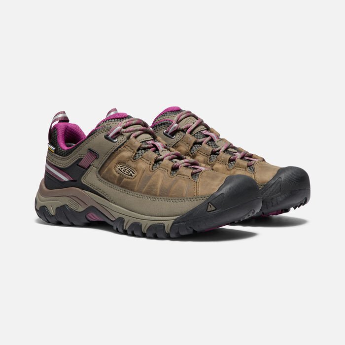 KEEN WOMEN'S TARGHEE 3 WATERPROOF SHOE IN WEISS/BOYSENBERRY Women's Footwear