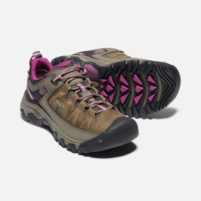 KEEN WOMEN'S TARGHEE 3 WATERPROOF SHOE IN WEISS/BOYSENBERRY Women's Footwear