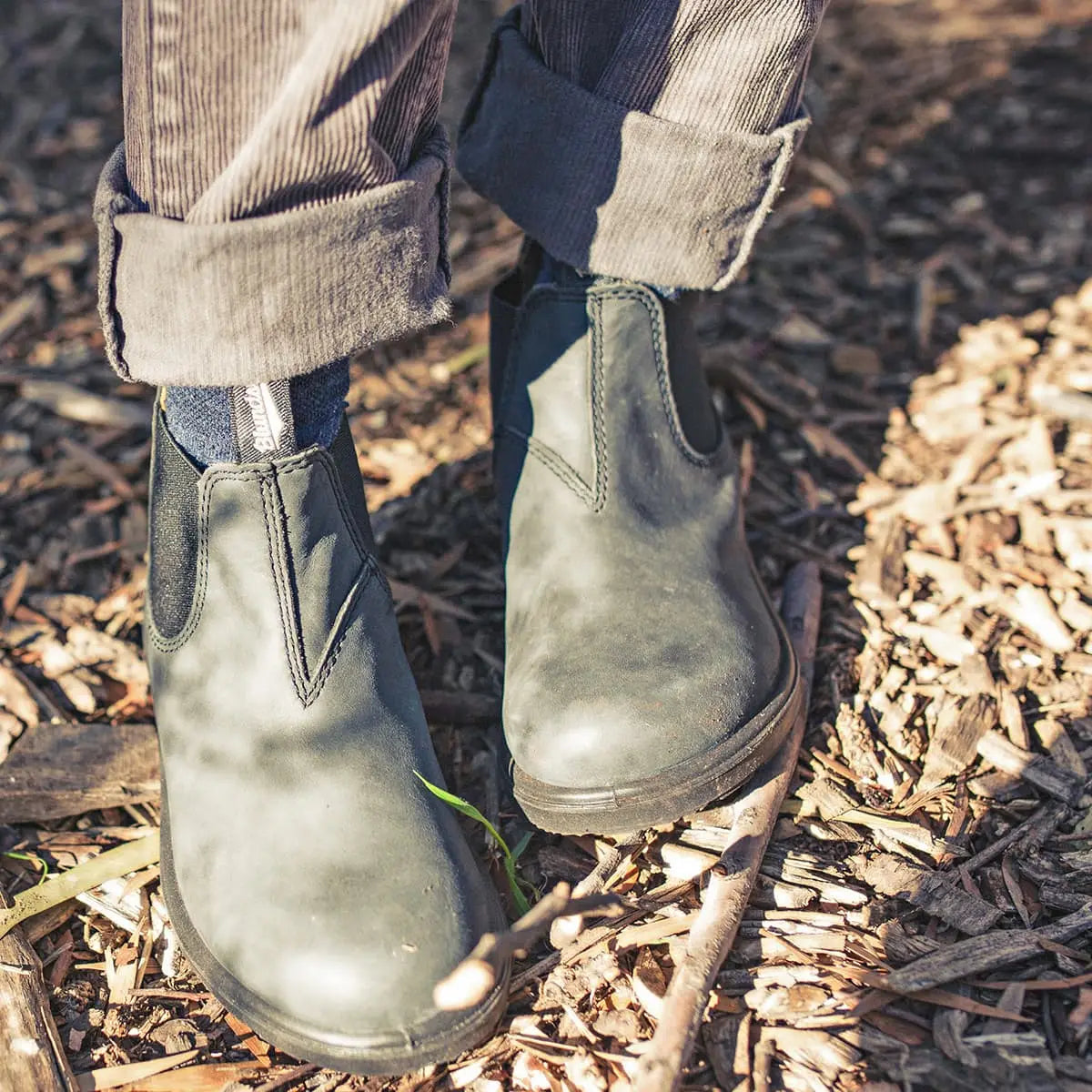 Blundstone Kids Series 1325 Premium Leather Chelsea Boots in Rustic Black Kid's Boots