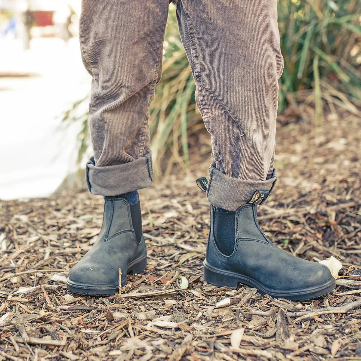 Blundstone Kids Series 1325 Premium Leather Chelsea Boots in Rustic Black Kid's Boots