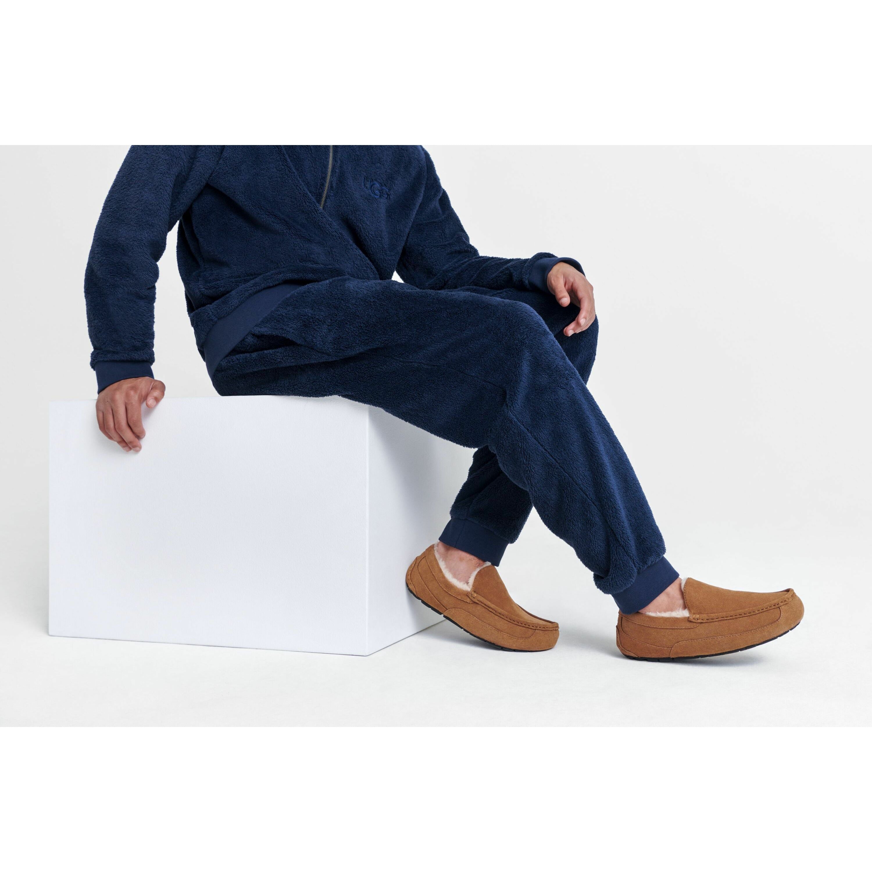 UGG Men's Ascot Slipper in Chestnut Men's Footwear