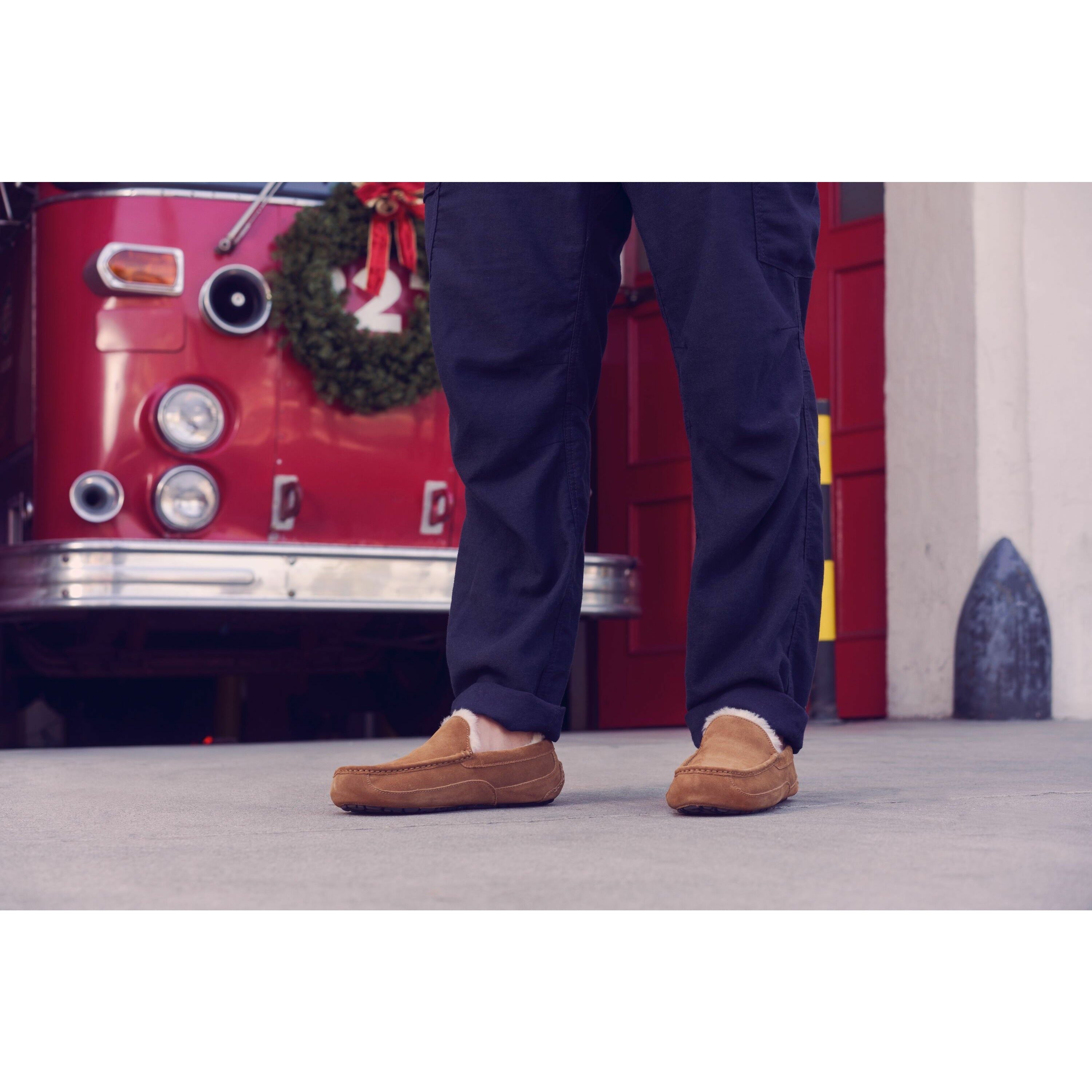 UGG Men's Ascot Slipper in Chestnut Men's Footwear