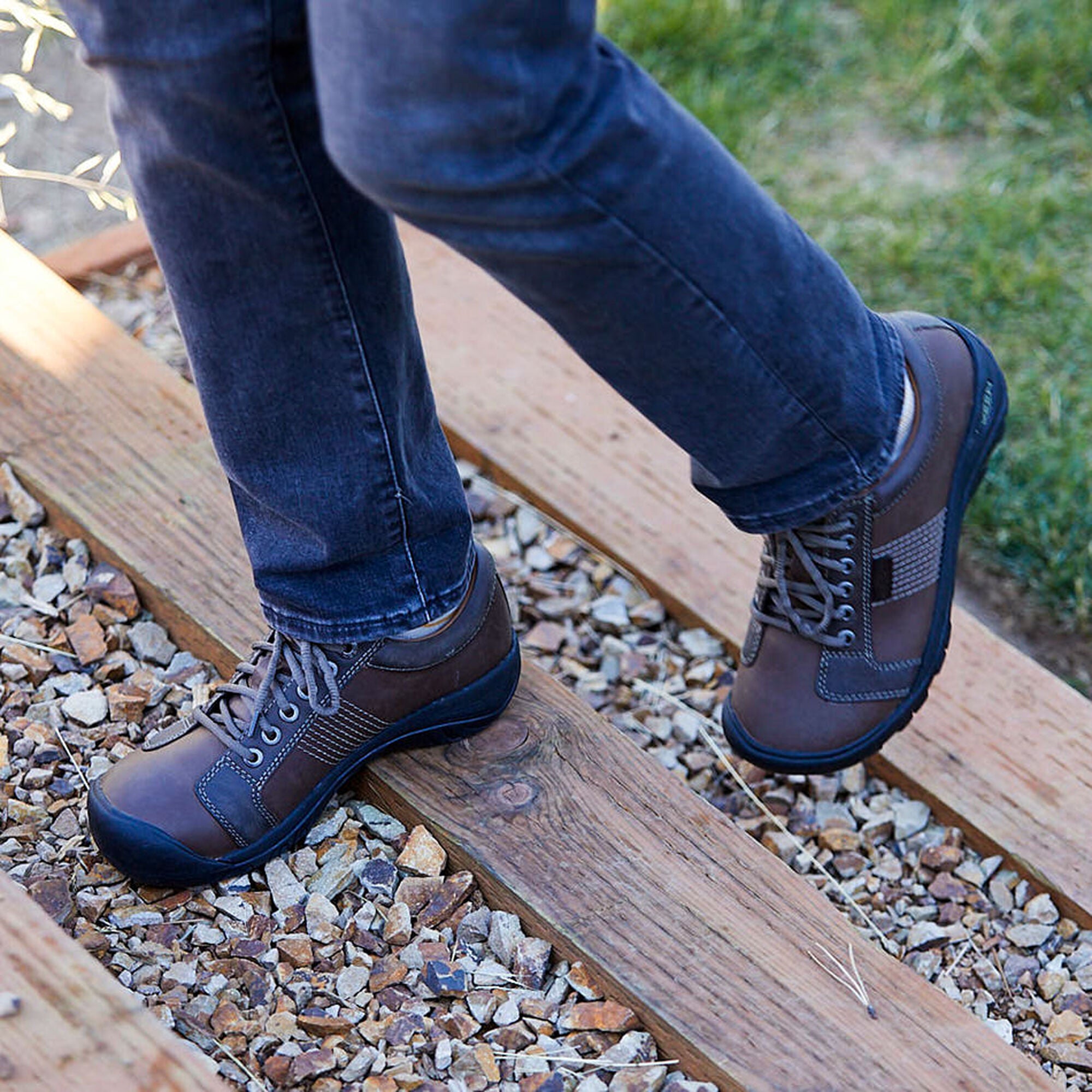 Keen Men's Austin in Black Leather Men's Footwear