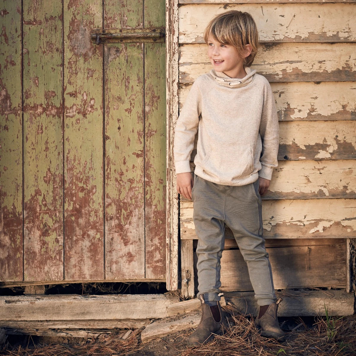 Blundstone Kid's Series 565 Premium Leather Chelsea Boots in Rustic Brown Kid's Boots