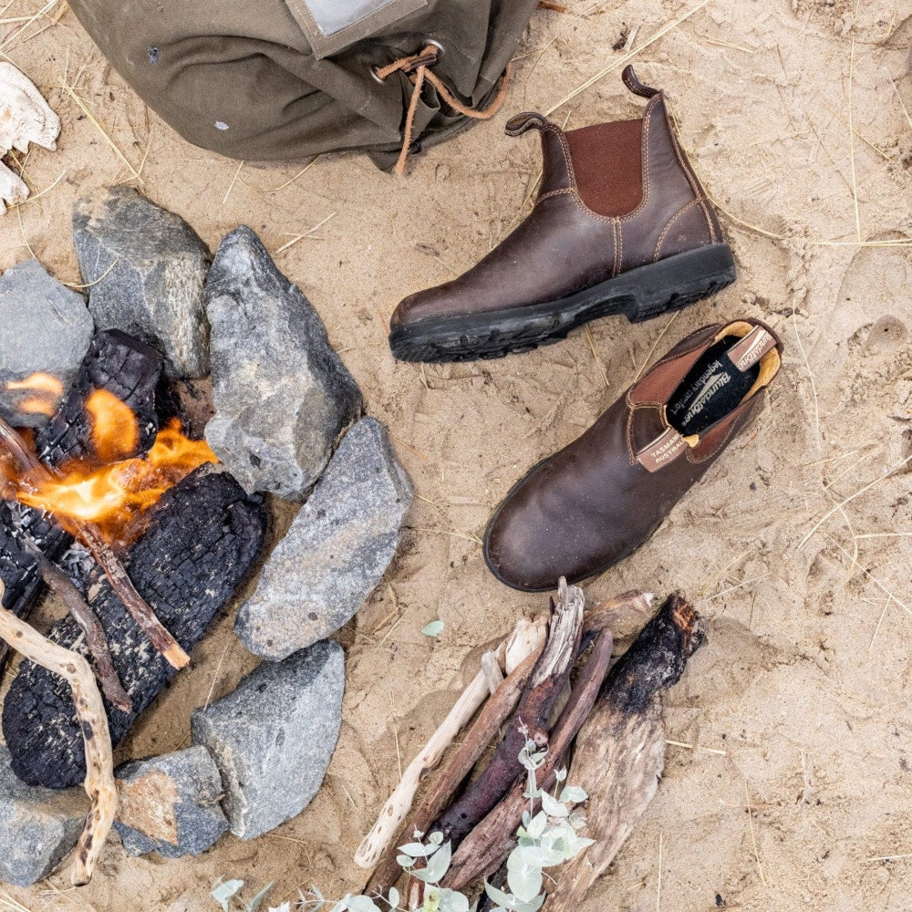 Blundstone Classic 550 Chelsea Boots in Walnut Brown  Men's Boots